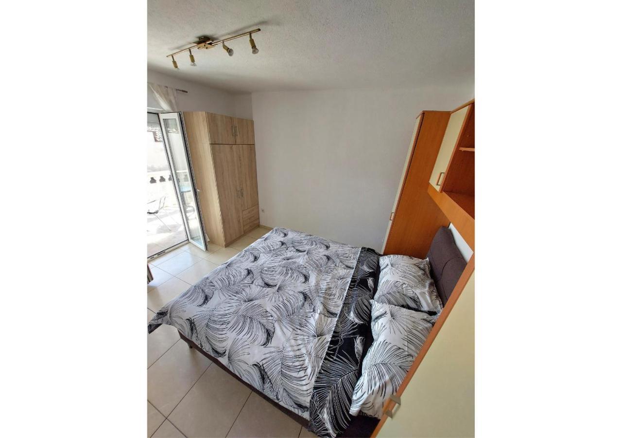 Apartman Dobric 파자나 외부 사진